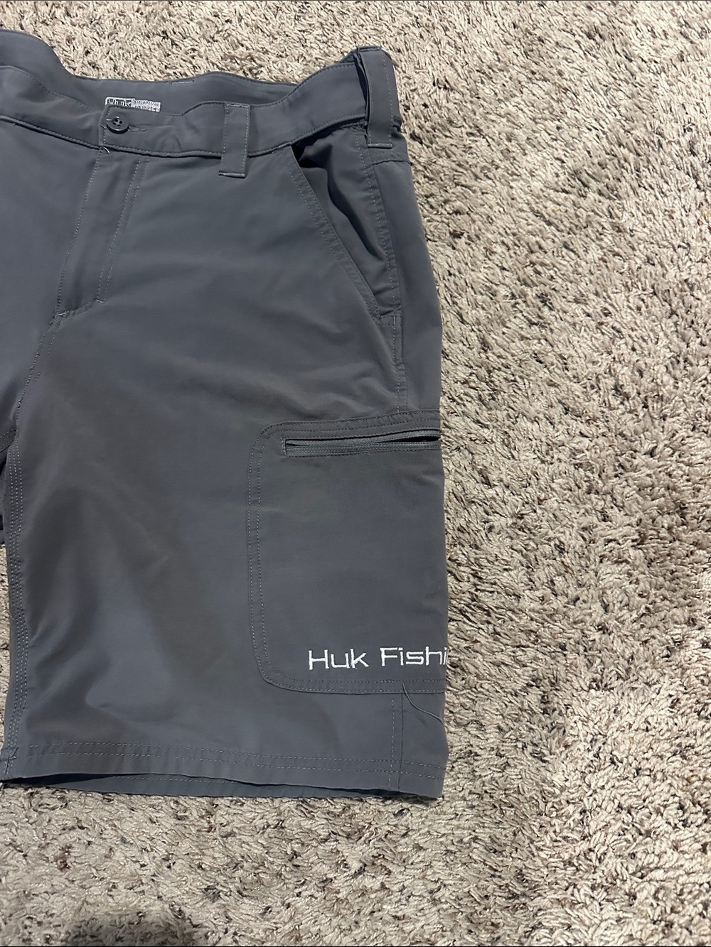 Huk Men’s Dark Gray Fishing Shorts - Picture 2 of 4